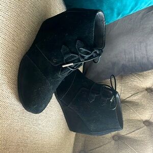 Tom’s Kala Desert Wedge Bootie